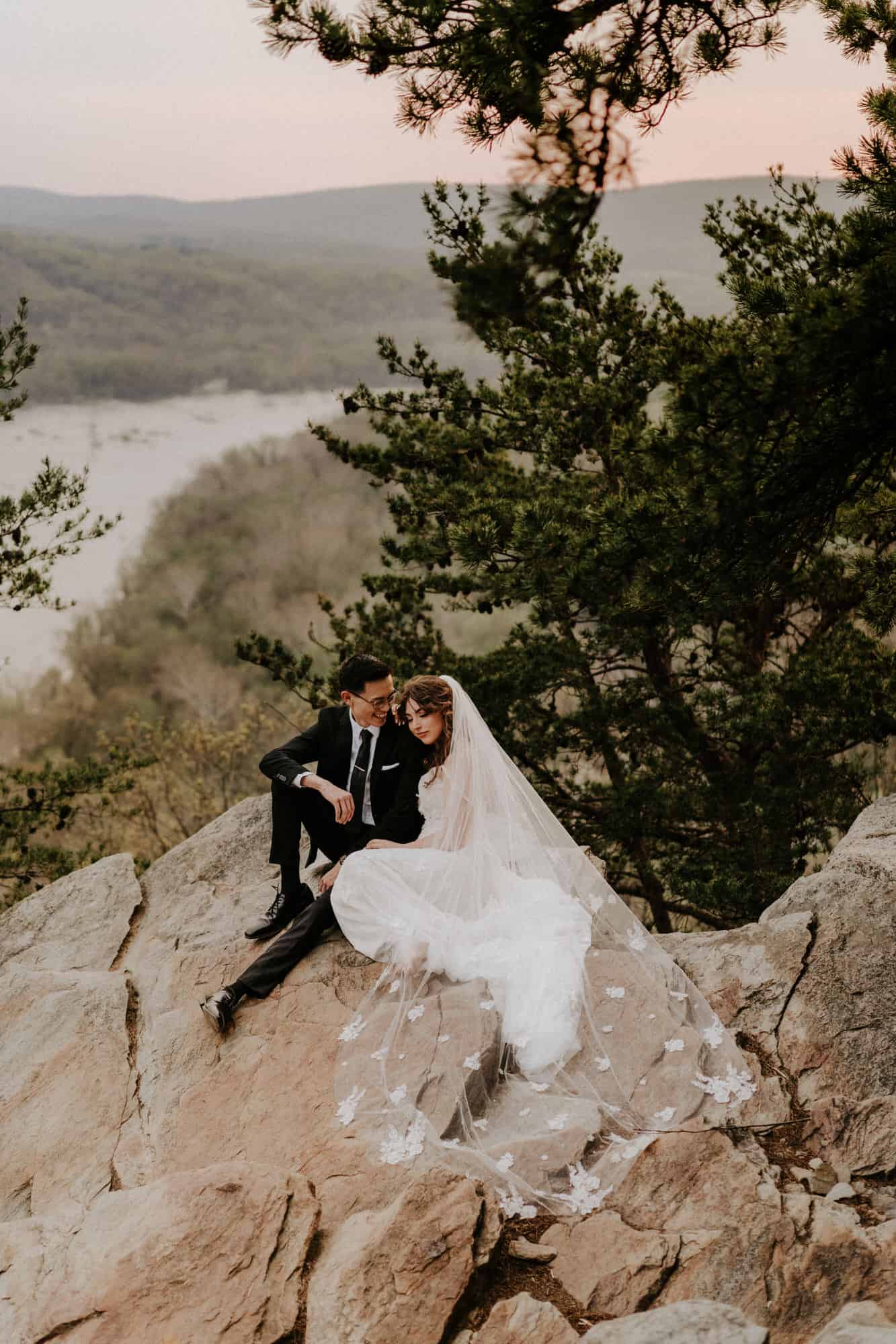 Weverton-cliffs-maryland-elopement-photographer-mountain-adventure-wedding-evergreen-photo