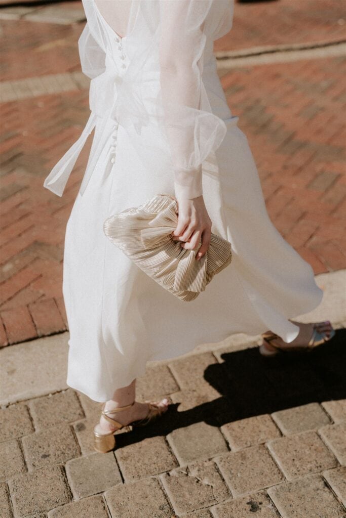 wedding couple walking to go and get pizza