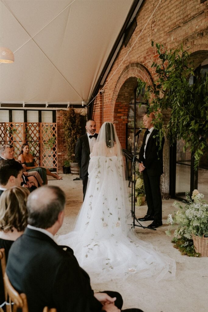 intimate woodberry kitchen wedding ceremony